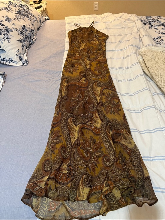 Laundry By Shelli Segal Dresses & Skirts - Laundry By Shelli Segal Paisley Maxi Dress in Mustard and Brown